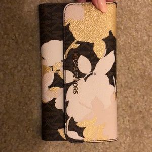 Michael Kors Tri Fold Wallet